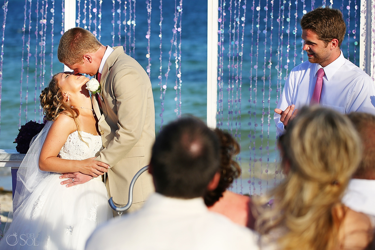 First Kiss destinatIon wedding travel advisors